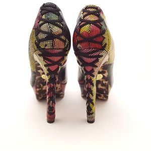 Awesome “wear-with-anything” Betsey Johnson Pumps